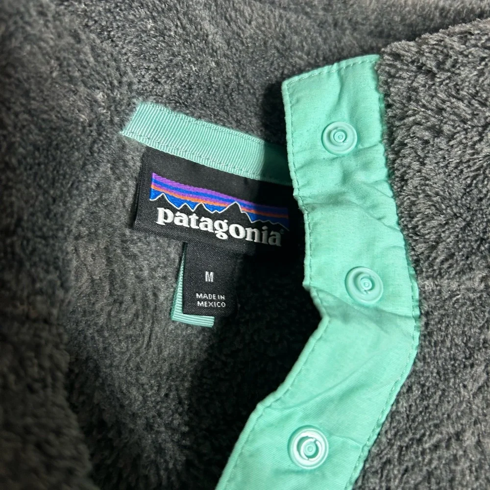 Women’s Patagonia Pullover - Picture 3 of 3